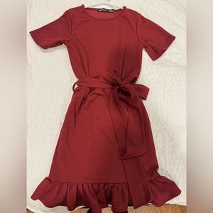 Boohoo RUFFLE HEM TIE DETAIL BELTED MINI DRESS
